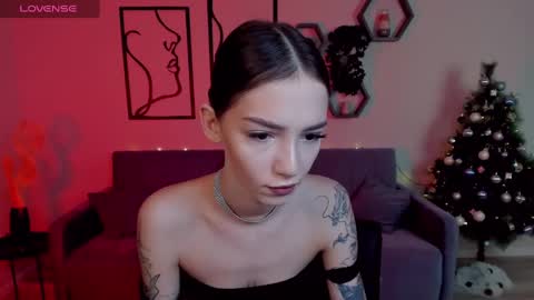 Snapshot of sophiecherrie chatting on 12/31/24, 01:26 Sophie online show from 12/31/24, 01:26