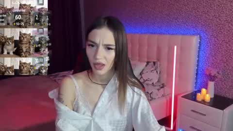 Snapshot of sophiecherrie chatting on 01/27/25, 06:09 Sophie online show from 01/27/25, 06:09