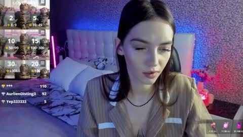 Snapshot of sophiecherrie chatting on 03/07/25, 11:40 Sophie online show from 03/07/25, 11:40