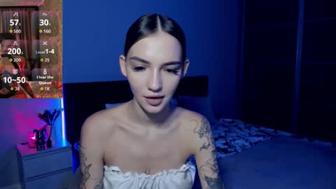 Snapshot of sophiecherrie chatting on 09/29/25, 11:53 Sophie online show from 09/29/25, 11:53