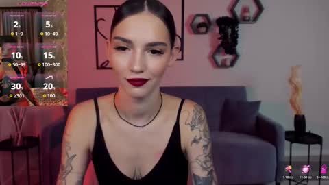 Snapshot of sophiecherrie chatting on 11/20/25, 12:00 Sophie online show from 11/20/25, 12:00