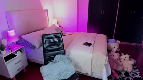    online show from 12/06/24, 04:03