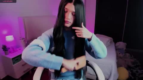    online show from 11/18/25, 08:30