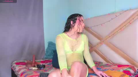 Snapshot of sophiee_sweets chatting on 06/18/26, 02:34 Shophiee online show from 06/18/26, 02:34