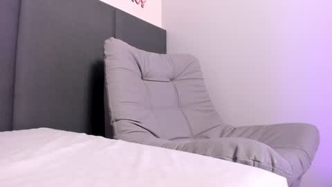 sophieharris__ online show from 02/08/25, 01:54