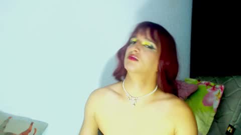 Snapshot of sophiehillsxo chatting on 01/24/25, 08:44 sophiehillsxo online show from 01/24/25, 08:44