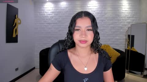 Sophie Houston online show from 12/17/25, 04:29