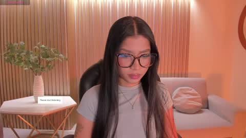 Snapshot of sophiehouston_ chatting on 06/08/26, 04:57 Sophie Houston online show from 06/08/26, 04:57