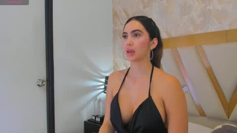 Snapshot of sophiekozlov chatting on 02/28/25, 04:42 Sophie online show from 02/28/25, 04:42