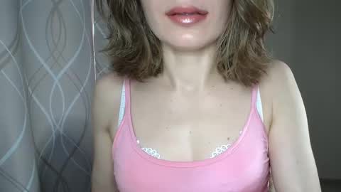 Sophiemisss online show from 12/15/25, 09:02