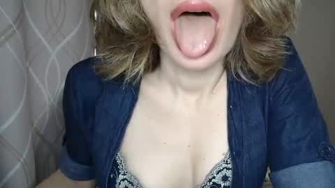 Sophiemisss online show from 03/11/26, 09:37