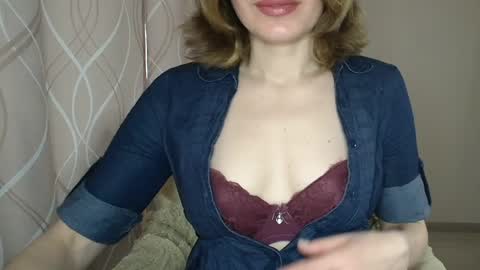Sophiemisss online show from 03/31/26, 08:48