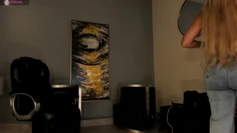 Sophie  Palmer online show from 10/03/25, 10:01