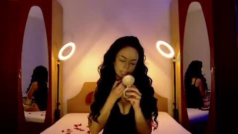 Snapshot of sophierosenfeld chatting on 07/28/26, 04:39 Sophie Rosenfeld online show from 07/28/26, 04:39
