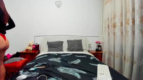 Sophie online show from 12/11/24, 05:26