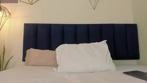 sophieturner_mg online show from 02/14/26, 07:21