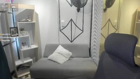Snapshot of sophiewatson_ chatting on 06/27/26, 01:17 sophiewatson_ online show from 06/27/26, 01:17