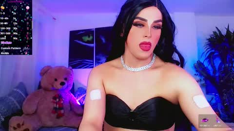 Sophie Sweet online show from 09/11/25, 04:51