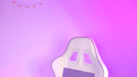 Sophiie Williams online show from 02/06/25, 08:18