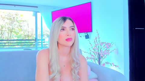 YULITZA online show from 01/15/25, 05:47