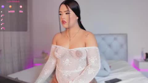 Snapshot of sophy_champagne chatting on 03/06/25, 07:57 sophy  online show from 03/06/25, 07:57