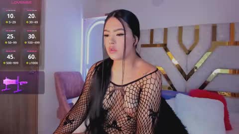 Snapshot of sophy_champagne chatting on 10/20/25, 12:22 sophy  online show from 10/20/25, 12:22