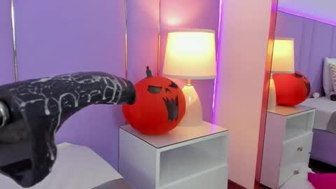 Sophy online show from 10/13/25, 11:54