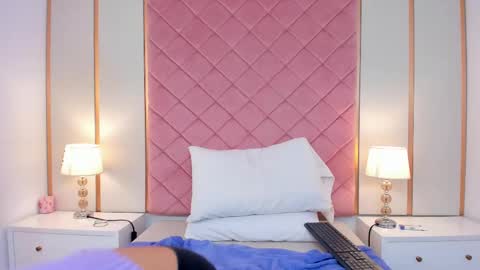 Sophie online show from 02/21/25, 06:48