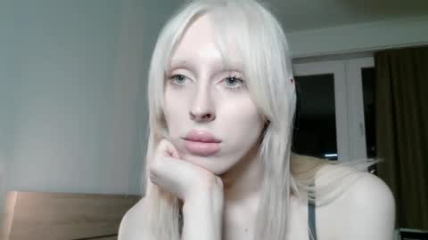 sora999999999 online show from 04/08/26, 06:52