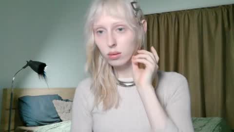 sora999999999 online show from 04/20/26, 08:43