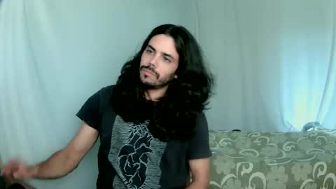 Snapshot of sordauq chatting on 05/19/26, 02:23 Siemaco online show from 05/19/26, 02:23