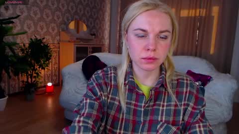 Lisa online show from 04/05/26, 01:36