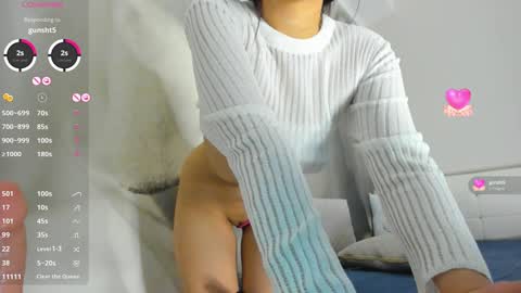 Mia online show from 12/24/24, 11:22