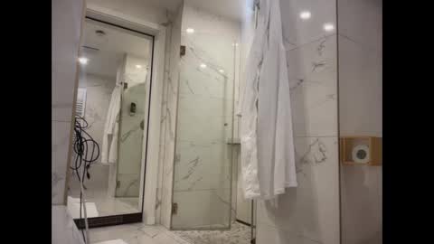 Snapshot of soulntribe chatting on 10/22/25, 11:59 Litchie69 online show from 10/22/25, 11:59