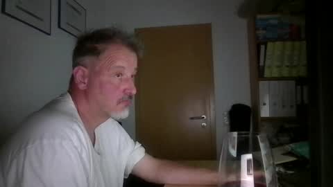 Snapshot of soundshark1974 chatting on 07/24/26, 10:08 Soundshark online show from 07/24/26, 10:08