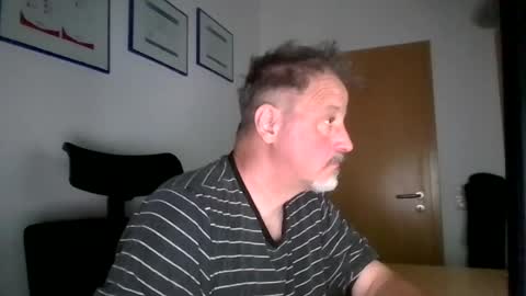 Snapshot of soundshark1974 chatting on 07/27/26, 08:05 Soundshark online show from 07/27/26, 08:05