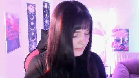 Snapshot of sour_cherry_ chatting on 04/24/26, 12:07 Jennie online show from 04/24/26, 12:07
