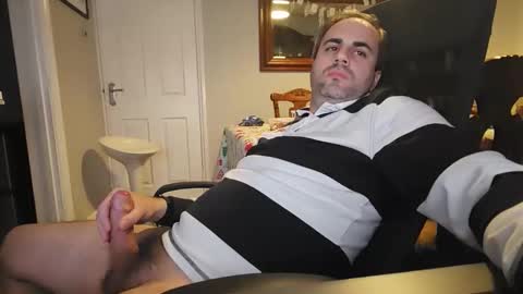 Snapshot of south_african_man_86 chatting on 10/29/25, 12:24 south_african_man_86 online show from 10/29/25, 12:24