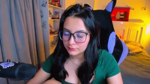 Lili online show from 11/12/25, 11:25