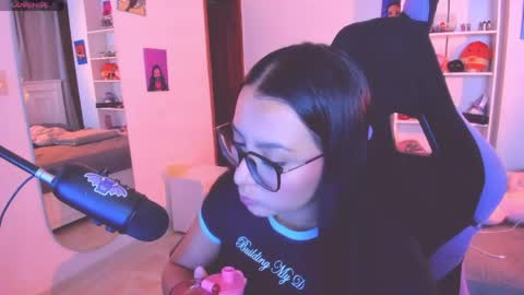 Snapshot of soy___lili chatting on 05/16/26, 11:36 Lili online show from 05/16/26, 11:36