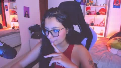 Snapshot of soy___lili chatting on 05/20/26, 03:02 Lili online show from 05/20/26, 03:02