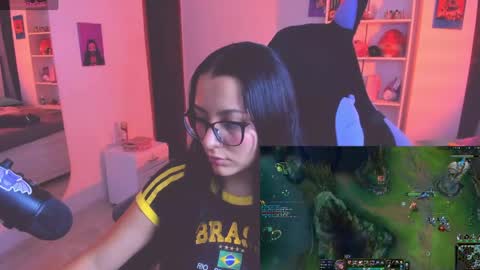 Snapshot of soy___lili chatting on 05/29/26, 04:32 Lili online show from 05/29/26, 04:32