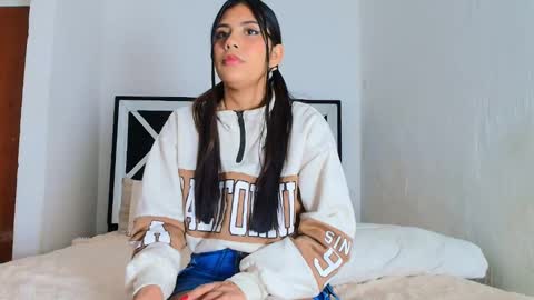 Snapshot of soy_camila01 chatting on 02/21/26, 10:55 soy_camila01 online show from 02/21/26, 10:55