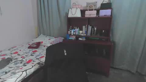 Snapshot of soy_miauhg chatting on 02/02/25, 02:06 Miauhg online show from 02/02/25, 02:06