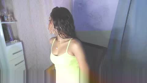 Snapshot of soy_miauhg chatting on 10/23/25, 04:45 Miauhg online show from 10/23/25, 04:45