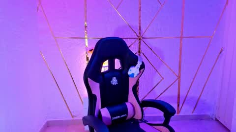 sheila smitt  online show from 11/20/25, 02:28