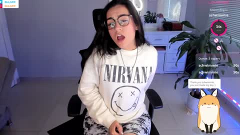 Snapshot of soyabby_ chatting on 01/10/25, 10:46 Luisa online show from 01/10/25, 10:46
