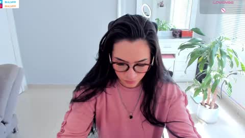 Snapshot of soyabby_ chatting on 01/12/25, 03:25 Luisa online show from 01/12/25, 03:25
