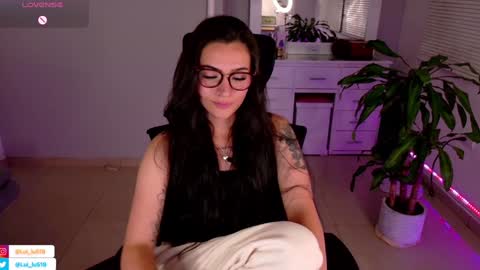 Snapshot of soyabby_ chatting on 02/03/25, 12:04 Luisa online show from 02/03/25, 12:04