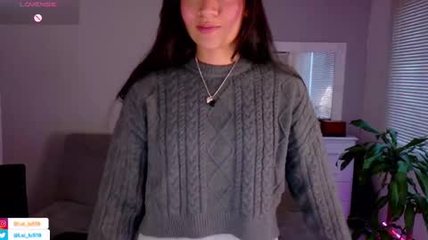 Snapshot of soyabby_ chatting on 02/11/25, 10:50 Luisa online show from 02/11/25, 10:50